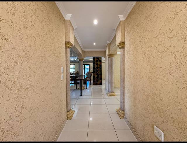 5 BEDROOM HOUSE FOR SALE IN HELDERWYK